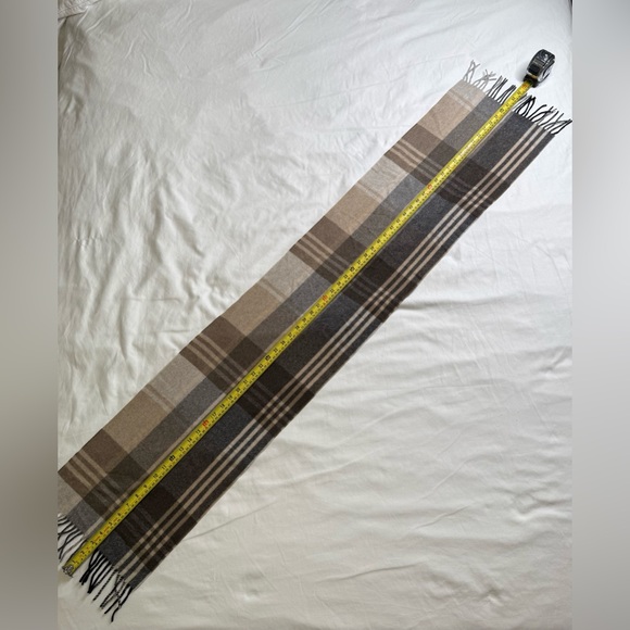 Jos. A. Bank 100% Cashmere Plaid Scarf Beige Taupe Gray Classic Winter Neutral - Picture 7 of 7